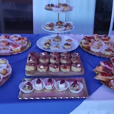 Alimentos y Bebidas